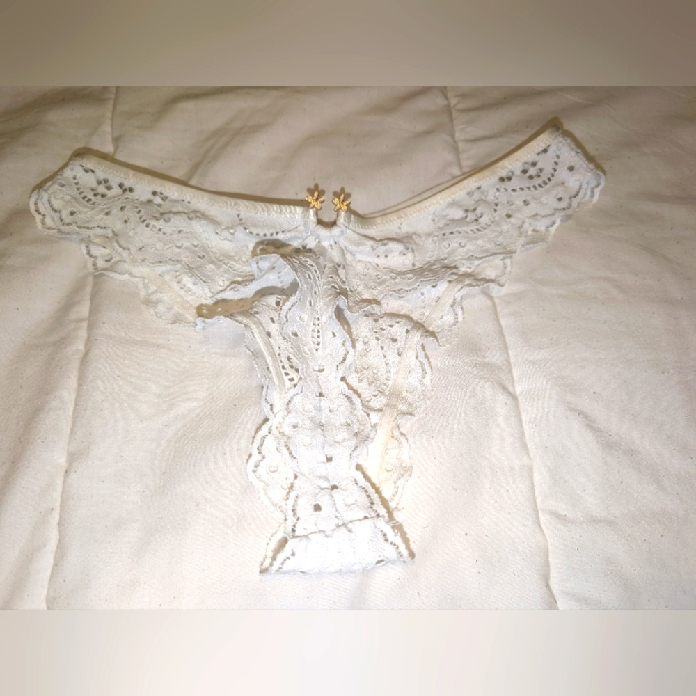 Savage X Fenty Lace White Thong